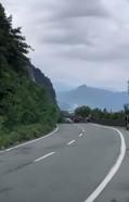 Artvin'de heyelan; Karadeniz Sahil Yolu tek yönlü ulaşıma kapandı