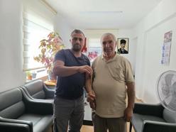 Temizlik görevlisi bulduğu altın kolyeyi sahibine teslim edildi