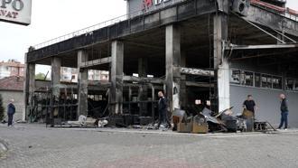 Trabzon'da yanan alışveriş merkezindeki hasar görüntülendi