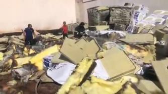 Elazığ’da inşaat malzemeleri alev alarak yandı