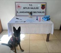 250 peçeteye emdirilmiş piyasa değeri 300 bin TL olan uyuşturucu ele geçirildi