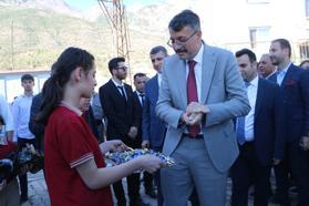 MUSİAD'ın Şemdinli'de onarımını yaptırdığı okul, törenle hizmet vermeye başladı