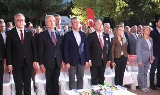 CHP Genel Başkanı Özel, Uşak’ta Ferdi Zeyrek Amfi Salonunun açılışını yaptı