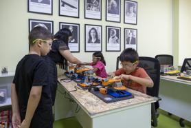 Mersinli minikler bilimin ışığında yaratıcılıklarını geliştiriyor