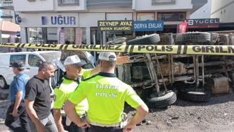 Malatya'da freni arızalanan kamyon, 15 araca çarptı: 5 yaralı (2)