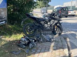 Minibüsle çarpışan motosikletin sürücüsü ağır yaralı