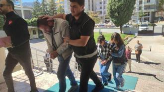 Montunun astarının içine uyuşturucu saklamış