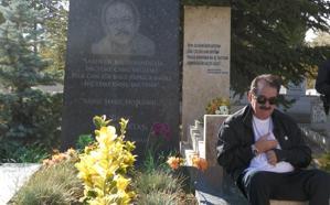 İbrahim Tatlıses’ten Neşet Ertaş’ın mezarına ziyaret