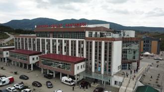 16 yaşındaki çocuk, karın ağrısı şikayetiyle gittiği hastanede ölü doğum yaptı