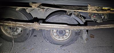 Patlayan lastiği değiştirirken, TIR’ın çarptığı sürücü öldü