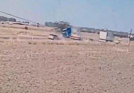 Ceyhan'da TIR ile otomobilin çarpıştığı kaza kamerada