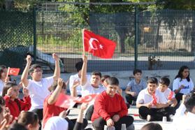 Diyarbakır'da 200 öğrenci, 1 ay hazırlanarak 29 Ekim için ‘İzindeyiz'i söyledi/ Ek fotoğraflar