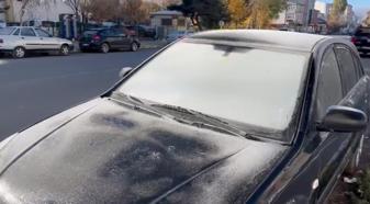 Ardahan’da hava eksi 10 dereceye düştü, kırağı oluştu