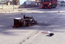 Motosikletle otomobil çarpıştı: 1 yaralı