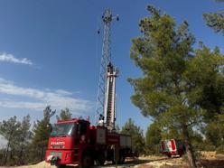 Mersin'de yüksek gerilim direğinde mahsur kalan işçi kurtarıldı