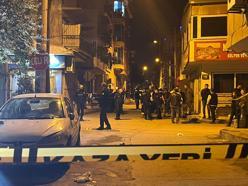 İzmir’de sokak ortasında silahlı saldırı: 1 ölü 3 yaralı