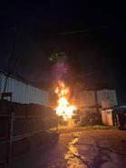 İstanbul - Başakşehir'de işçilerin ısınmak için yaktığı soba yangına neden oldu