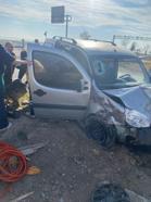 Çankırı'da hafif ticari araç ile otomobil çarpıştı: 1 ölü, 4 yaralı