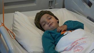 Akciğerine ceviz parçaları kaçan Yiğit, ameliyatla sağlığına kavuştu