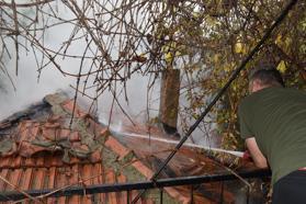 Lüleburgaz'da terk edilmiş evde çıkan yangın söndürüldü