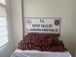 Erzin'de faturasız 120 kilo sucuk ele geçirildi