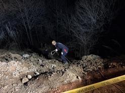 Kamyon uçuruma yuvarlandı, sürücüsü öldü