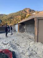 Adana'da devrilen kamyonun şoförü yaralandı