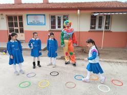 Öğretmen Eren, projesiyle kırsaldaki öğrencilerin yüzünü güldürdü/Ek fotoğraflar