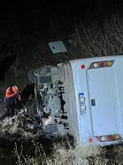 Siirt’te maden işçilerini taşıyan midibüs uçuruma yuvarlandı: 2’si ağır 15 yaralı