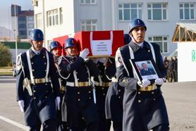 Kalp krizi sonucu hayatını kaybeden komutan son yolculuğuna uğurlandı