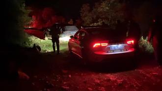 Polisin 'dur' ihtarına uymayan sürücü, aracını bırakıp ormana kaçtı