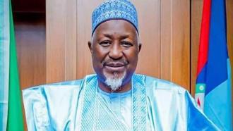 Nijerya Savunma Bakanı Abubakar, istifa etti