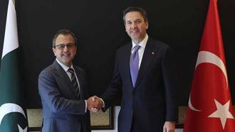 Enerji ve Tabii Kaynaklar Bakanı Alparslan Bayraktar, Pakistan’da