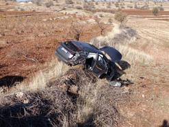 Mardin’de tarlaya yuvarlanan cipin sürücüsü yaralandı