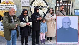 Oyuncu Burcu Özberk'in acı günü