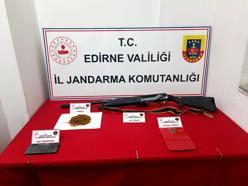 Edirne’de 2 evde yapılan aramada uyuşturucu ve silah ele geçirildi