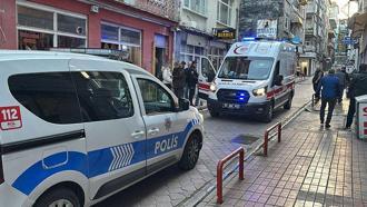 Kardeşiyle birlikte arkadaşını bıçakladı