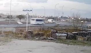 Öğrenci servis midibüsü ile kamyonet çarpıştı: 17 yaralı / Ek fotoğraflar