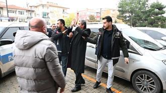 Gelininin kız kardeşini tabancayla öldürüp gelinini de yaralayan kayınpeder tutuklandı