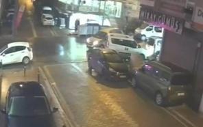 İstanbul - Esenyurt'ta kazayı engellemek için sürücüsünün manevra yaptığı hafif ticari araç yayaya çarptı