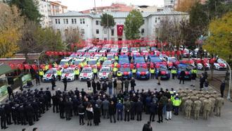 Siirt’te emniyet ve jandarmaya 68 yeni araç teslim edildi