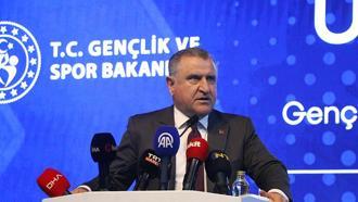 Bakan Bak: Türkiye Yüzyılı, gençlerin yüzyılı olacak