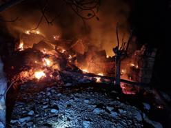 Yanan ev çöktü; tek başına yaşayan Alzheimer hastası aranıyor