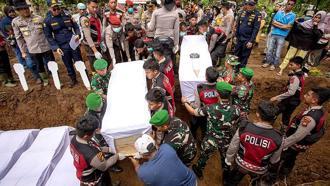 Endonezya'da şiddetli yağışların yol açtığı afetlerde hayatını kaybedenlerin sayısı 1000’i aştı