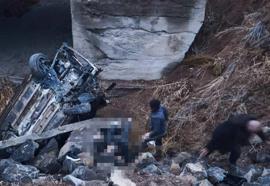 Sivas'ta otomobil menfeze devrildi; 1 ölü, 2 yaralı