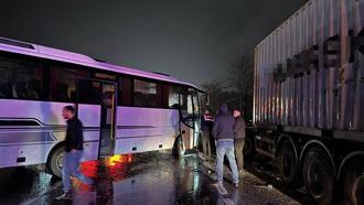 Sakarya'da zincirleme kaza: 12 yaralı