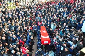 Şehzadeler Belediye Başkanı Gülşah Durbay için belediye önünde tören / Ek fotoğraflar