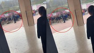 Okul müdürünün, öğrenciyi yakasından tutup yere savurduğu görüntülere inceleme