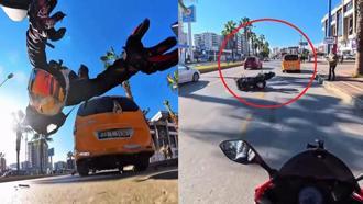 Motosikletin taksiye çarptığı kaza, kask kamerasında