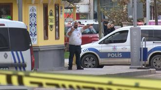 Taksi durağında kendisini tabanca ve bıçakla yaraladı